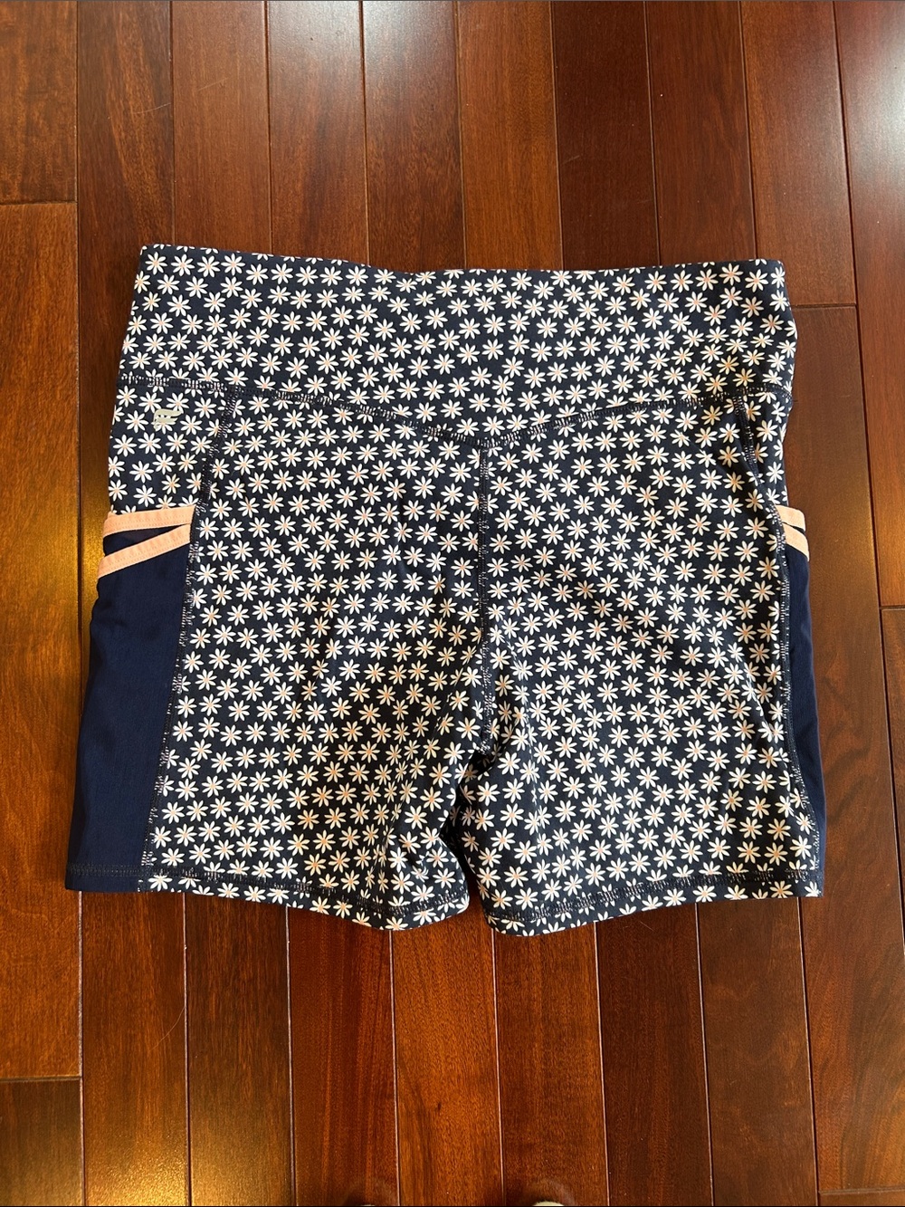 Fabletics Trinity Motion365® Mid Rise 5'' Short - Picture 6 of 6